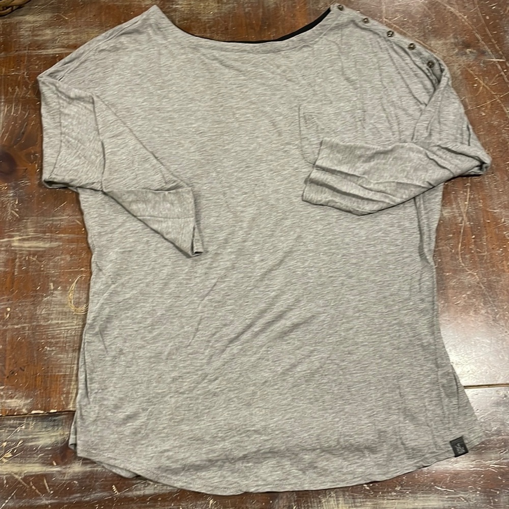 Women’s Large North Face Shirt